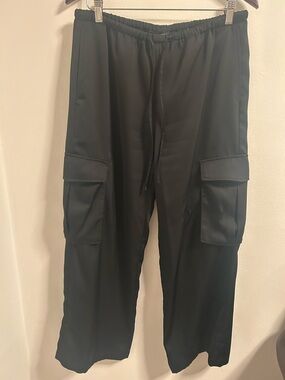 Banana Republic Wide Leg Cargo Pants Women Medium Black Satin Mid Rise